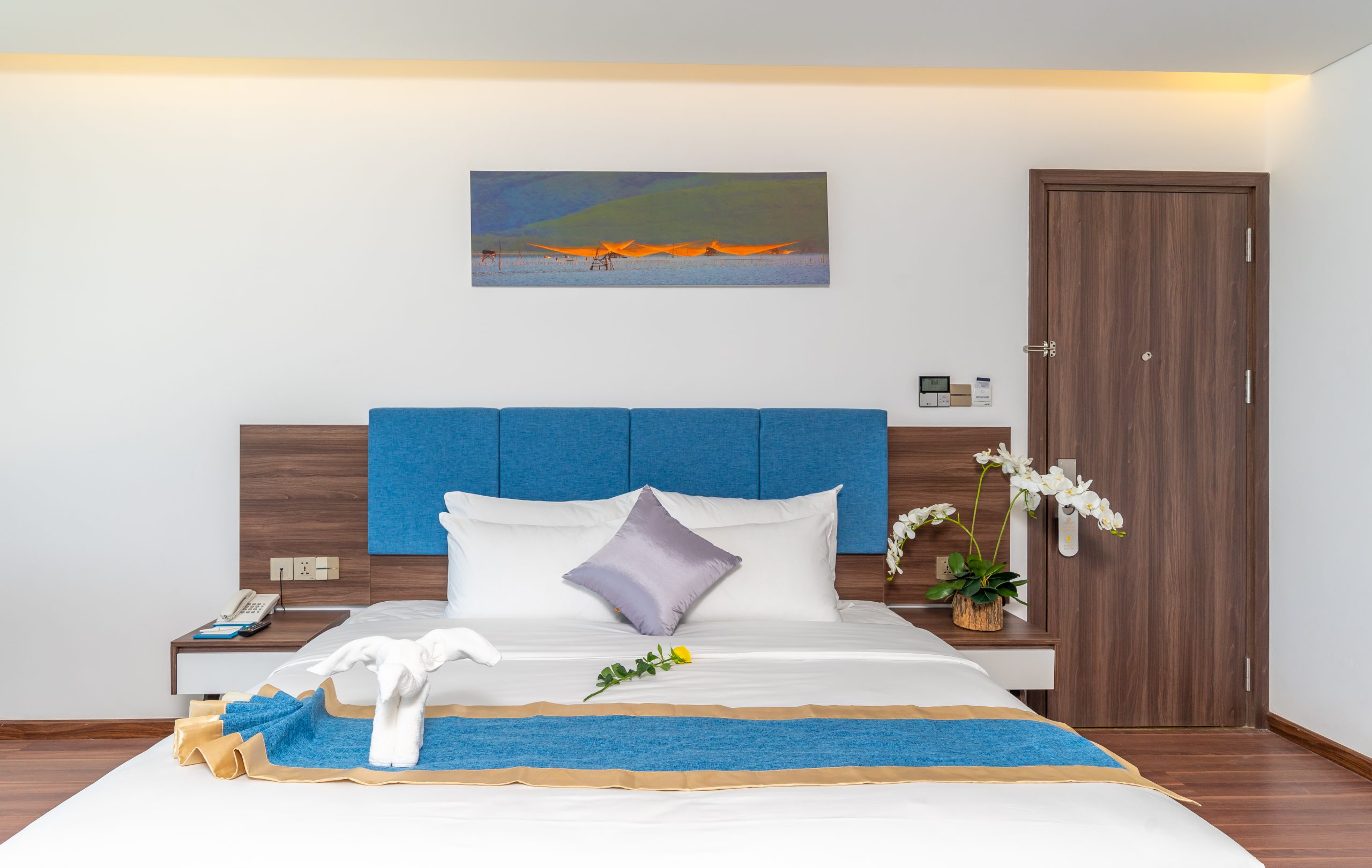 Room 1804 2